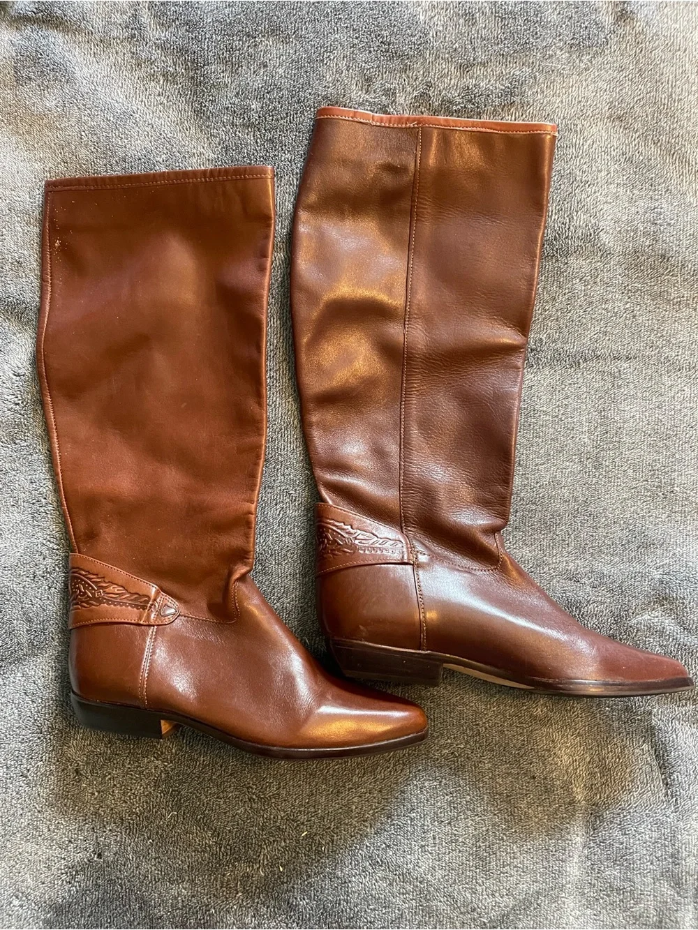 Classic Brown Leather Knee-High Riding Boots - Women